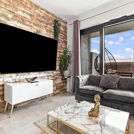 Apartmán Stylish By Stadium With Balcony