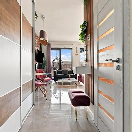 Stylish By Stadium With Balcony Apartmán *