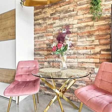 Apartmán Stylish By Stadium With Balcony *